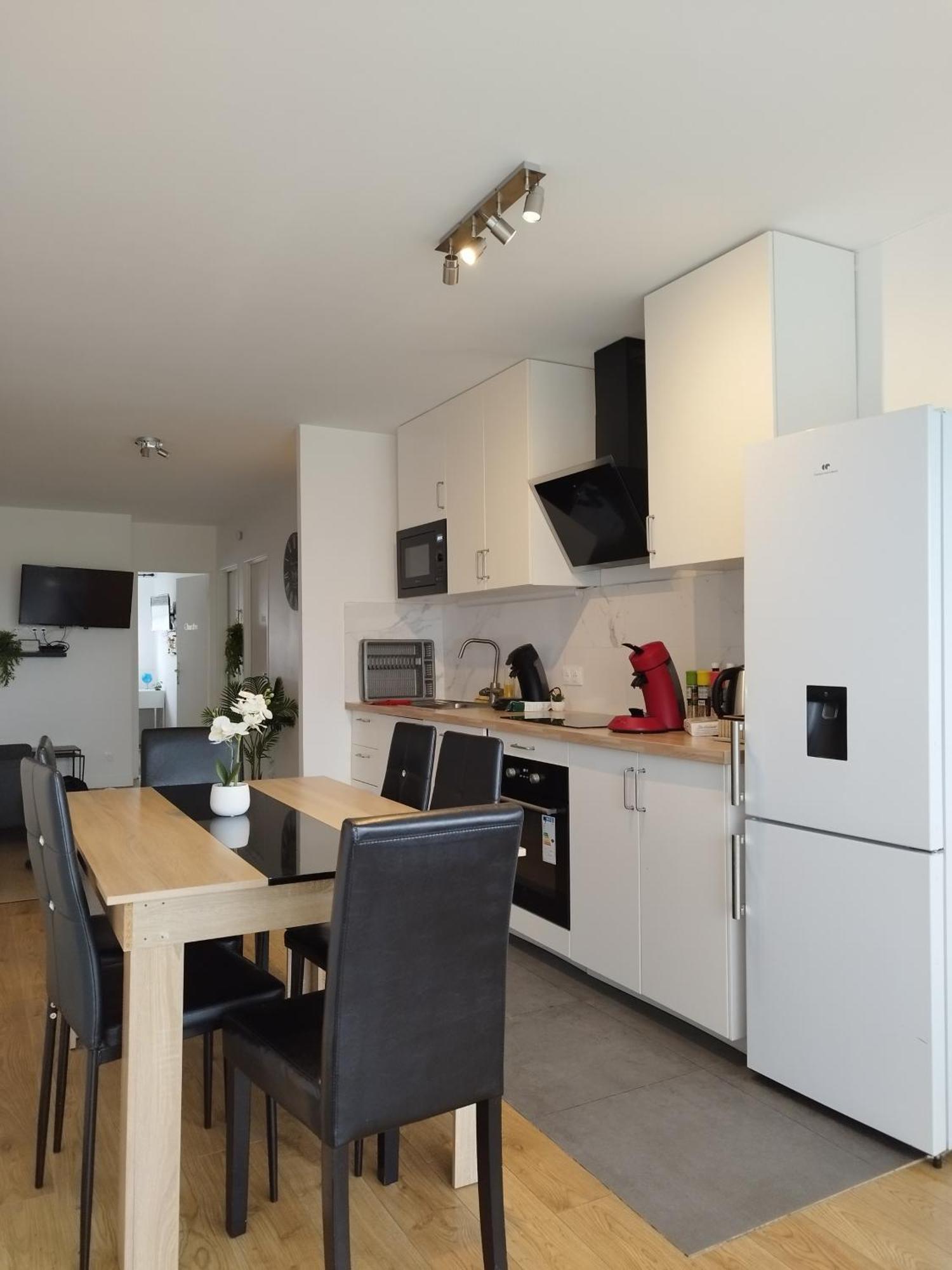 Апартаменты Parisian Cosy Flat With Balcony Аржантей Экстерьер фото